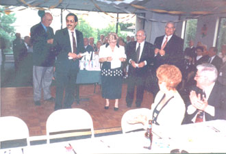 Hanafi honor de la  Mdaille des Arts de la Renaissance Franaise en prsence de Gisle Braka, prsidente de la section canadienne et le Consul de Tunisie  Montral Abdelaziz Ghodban